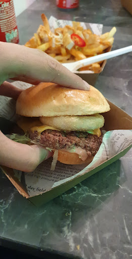 Photo of Madbuns Swansea - 32 St Helen's Rd, Swansea SA1 4AY